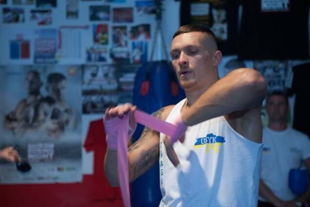 Непобедимый Усик показал в Польше свою силу: яркое видео