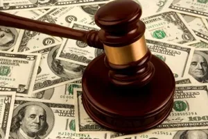 Автопарки і мільйонні подарунки: Transparency показала, як живуть судді в Україні
