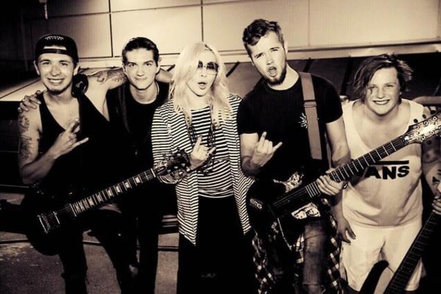 Ирина Билык посетила рок-концерт старшего сына: опубликованы фото и видео