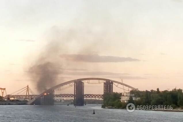 Не могли начать тушение: в Киеве горел недостроенный мост через Днепр