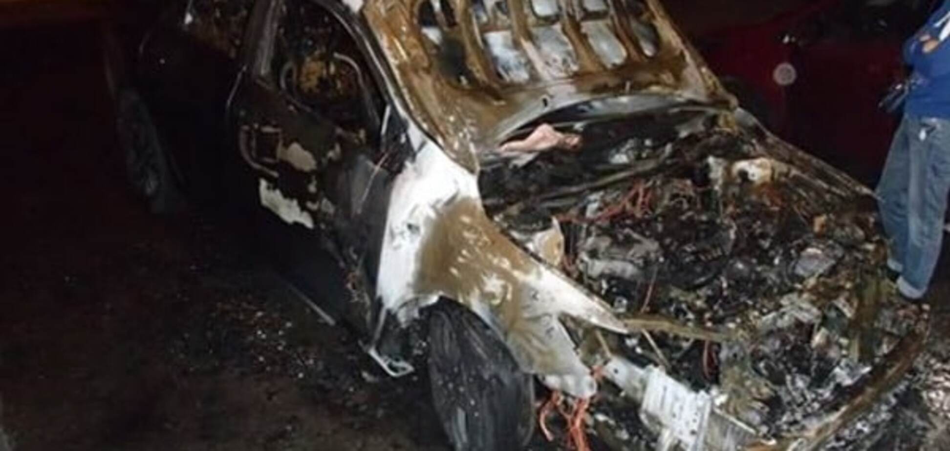 В Киеве ночью горели три автомобиля