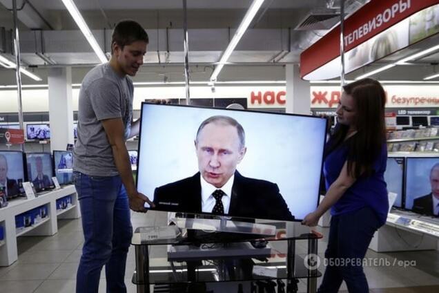 Гайки закручены: Муждабаев оценил снижение расходов на пропаганду у Путина