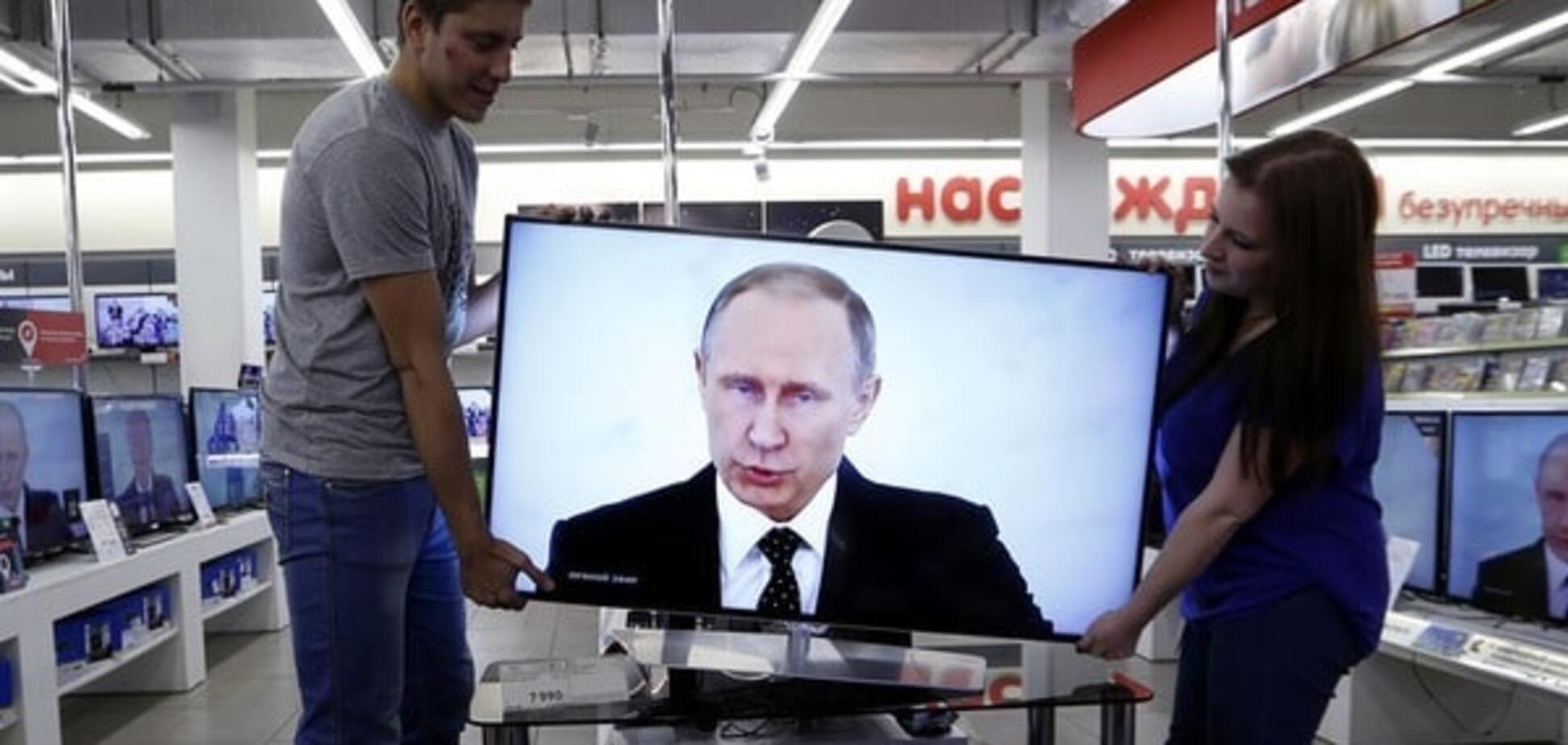 Гайки закручены: Муждабаев оценил снижение расходов на пропаганду у Путина