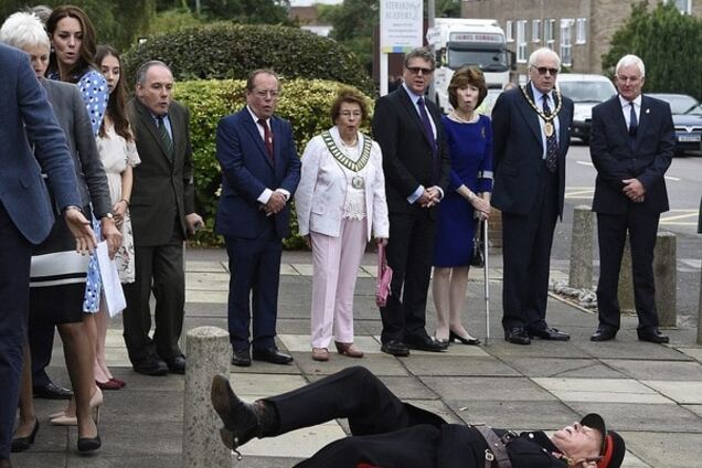 Вице-лорд Эссекса свалился с ног при виде Кейт Миддлтон