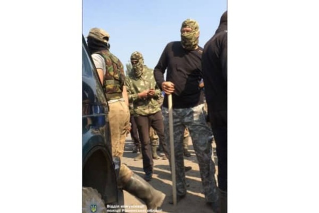 На Ривненщине возникли потасовки из-за янтаря. Опубликованы фото, видео