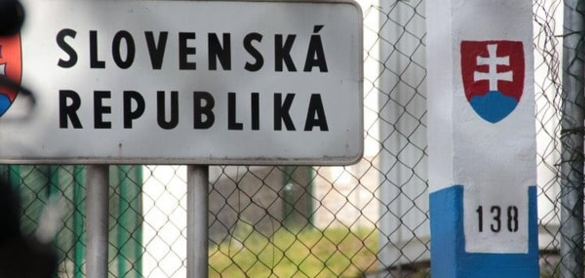 Граница на замке: автомобилисты перекрыли единственную дорогу на Словакию 