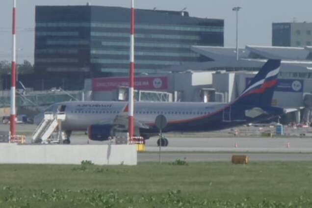 О пассажирах забыли: в Варшаве российский авиалайнер столкнулся с польским самолетом
