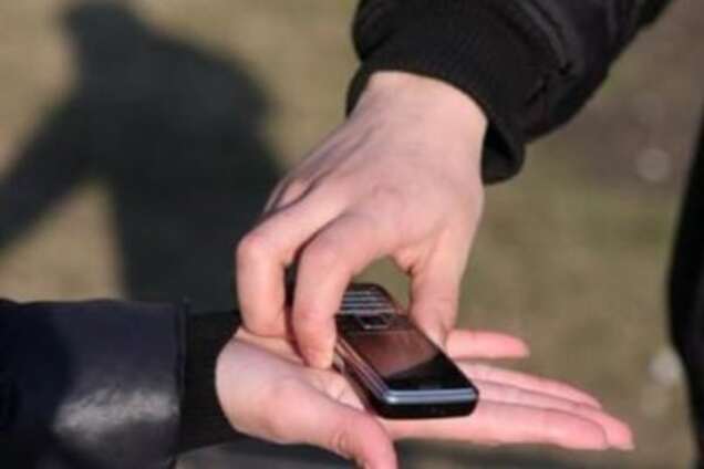 Ограбление детей в Киеве: в полиции рассказали, как отпугнуть лжекопов