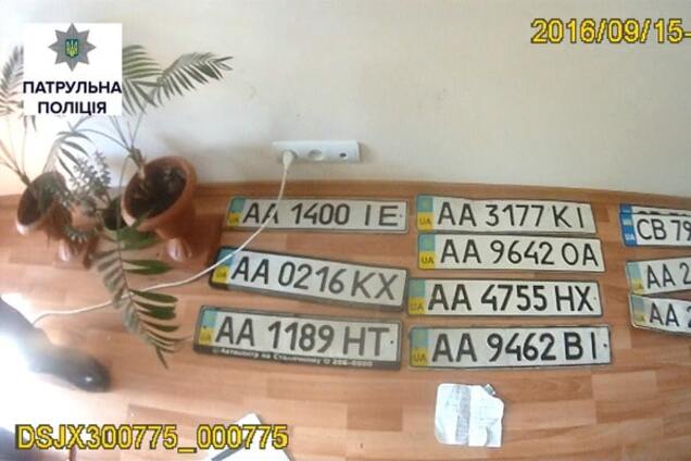 В Киеве задержали автохулигана: пробивал колеса и снимал номера