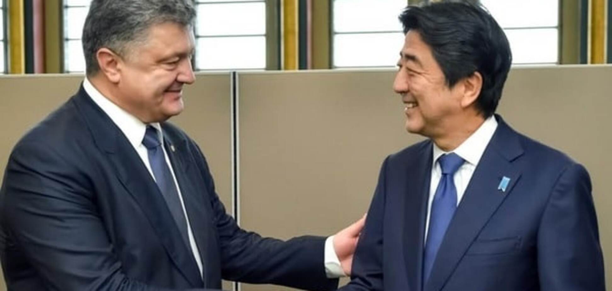 Масштабные проекты и безвиз: Порошенко встретился с премьером Японии