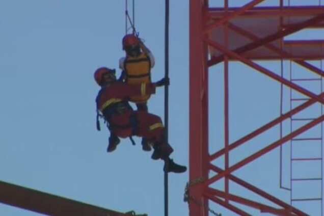 В Канаде мужчина попытался украсть строительный кран: фотофакт