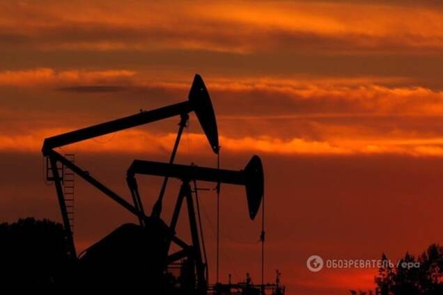 Нефть в избытке: Brent и WTI подешевели