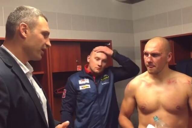 Поступок, достойный чемпиона: Кличко поддержал Гловацки после поражения от Усика - видеофакт