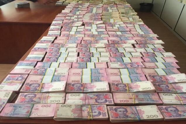 В Киеве силовики 'накрыли' крупный конвертационный центр, изъяты миллионы гривен