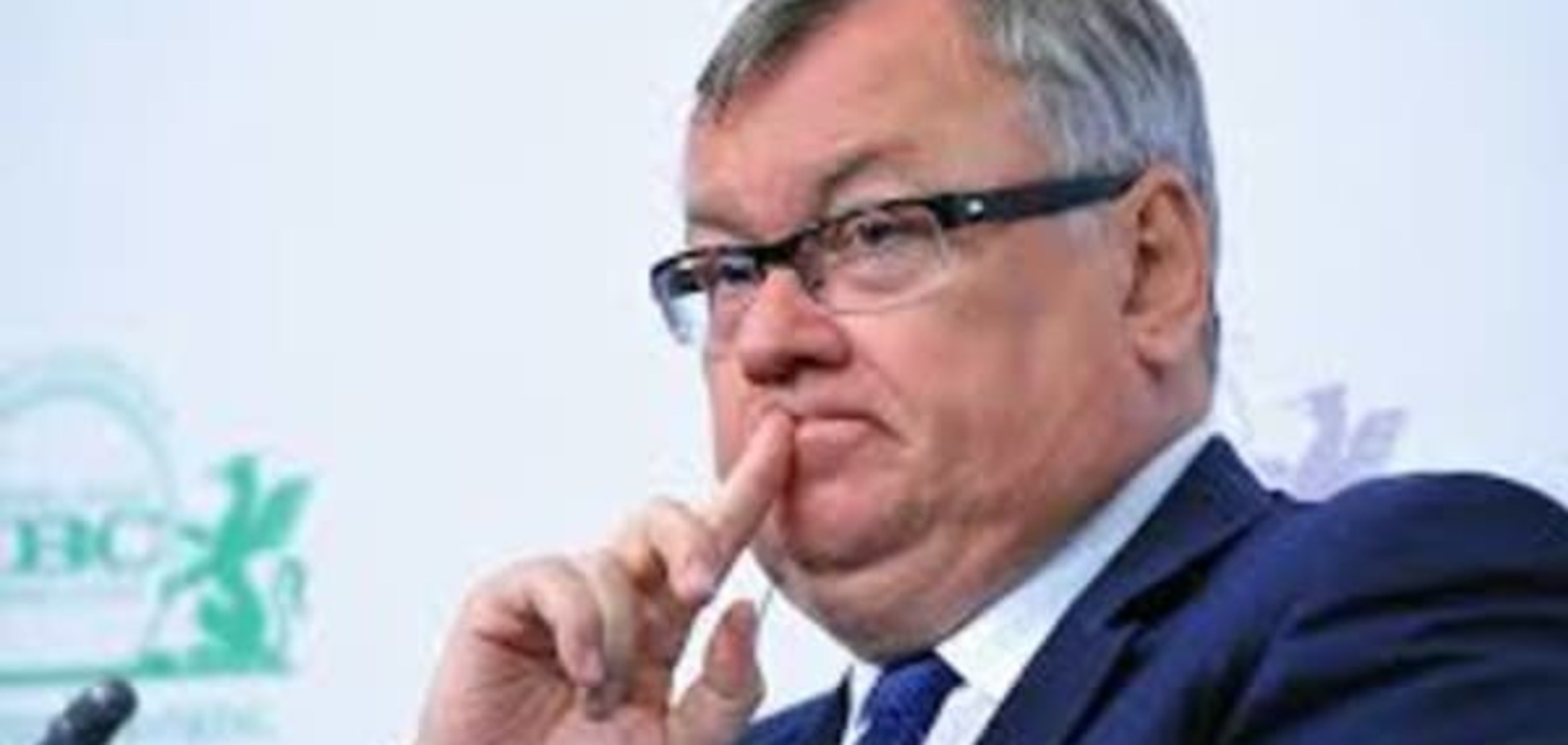 Санкції ніхто не зніме: в головному банку Кремля злякалися виборів у США