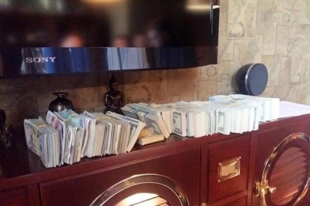 В Киеве прокуратура изъяла в нелегальных обменниках около 19 млн грн