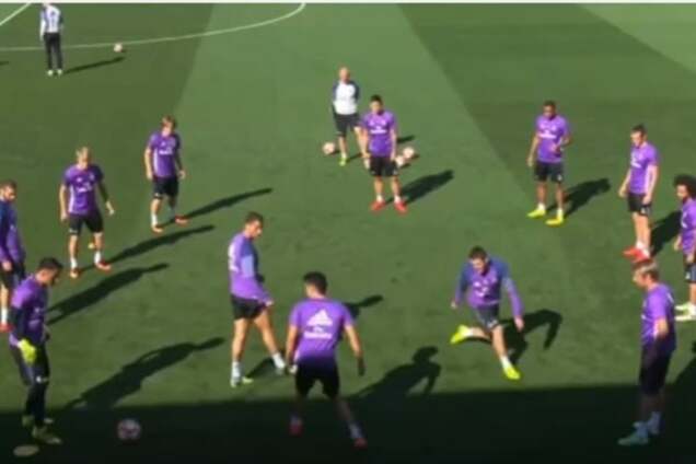 Сын Зидана оконфузился, пытаясь одурачить Роналду: видео курьеза