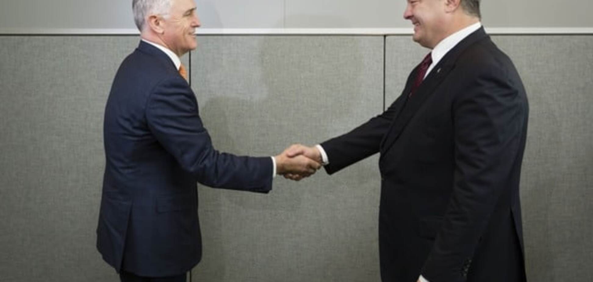 Порошенко и премьер Австралии скоординировали шаги по наказанию виновных в трагедии МН17