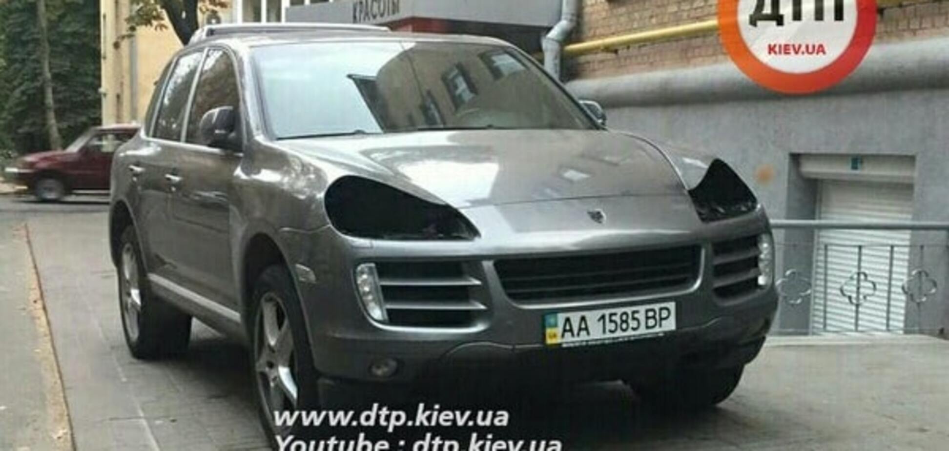 У Києві автозлодії викрали у Porsche дорогезні фари