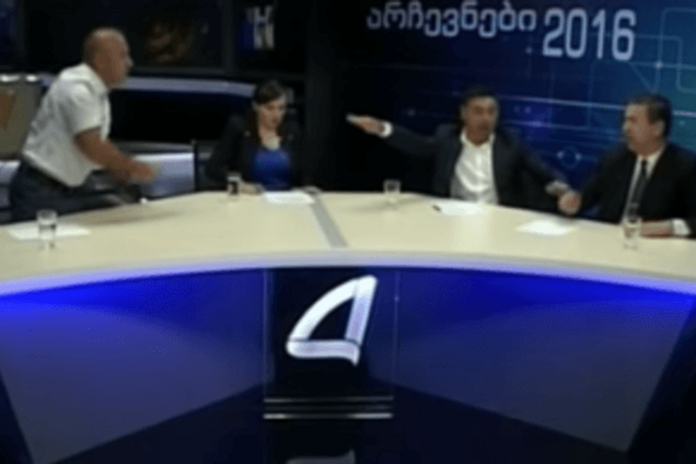 По стопам Саакашвили: грузинские политики устроили побоище в прямом эфире. Экспрессивное видео