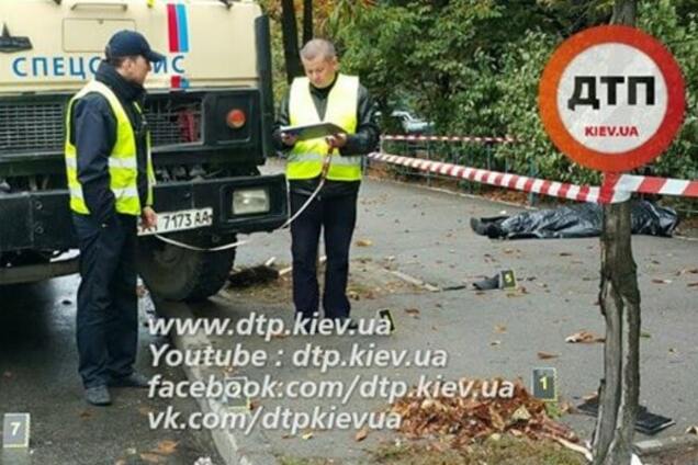 У Києві вантажівка збила на смерть пішохода