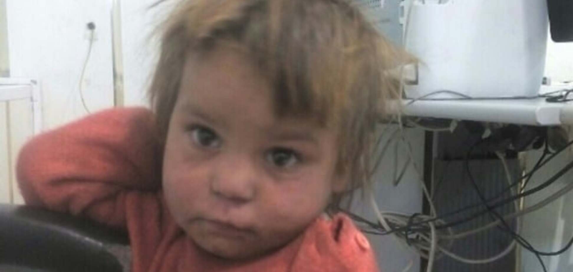 На Закарпатті поліцейські знайшли кинуту біля сміттєвих баків дитину