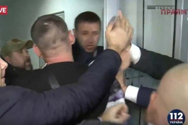 'Кремлевская шл*ха': Парасюк устроил потасовку с Вилкулом