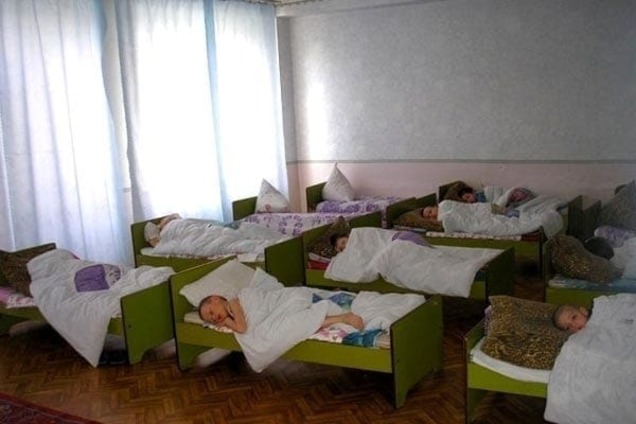 В Баку состоятельный человек отдал свою виллу под приют для бездомных детей