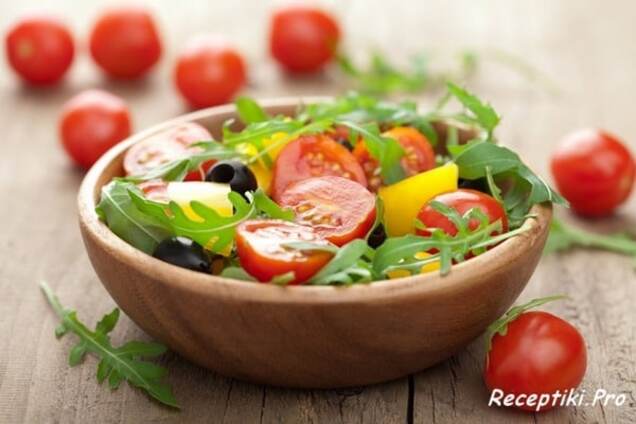 Їжа після шести шкодить не лише фігурі