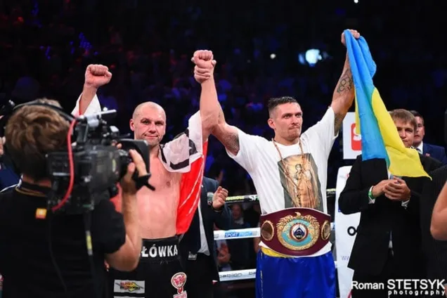 Александр Усик завоевал пояс WBO