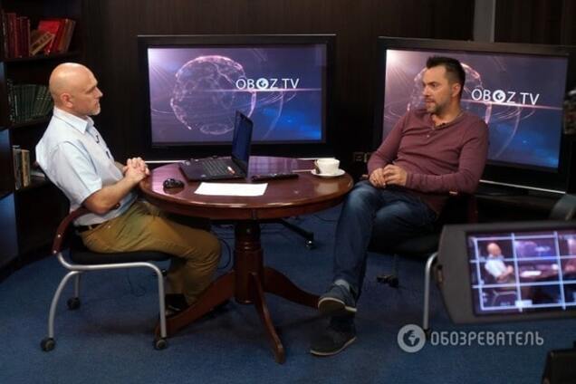 Взять паузу: Арестович объяснил, зачем России перемирие на Донбассе