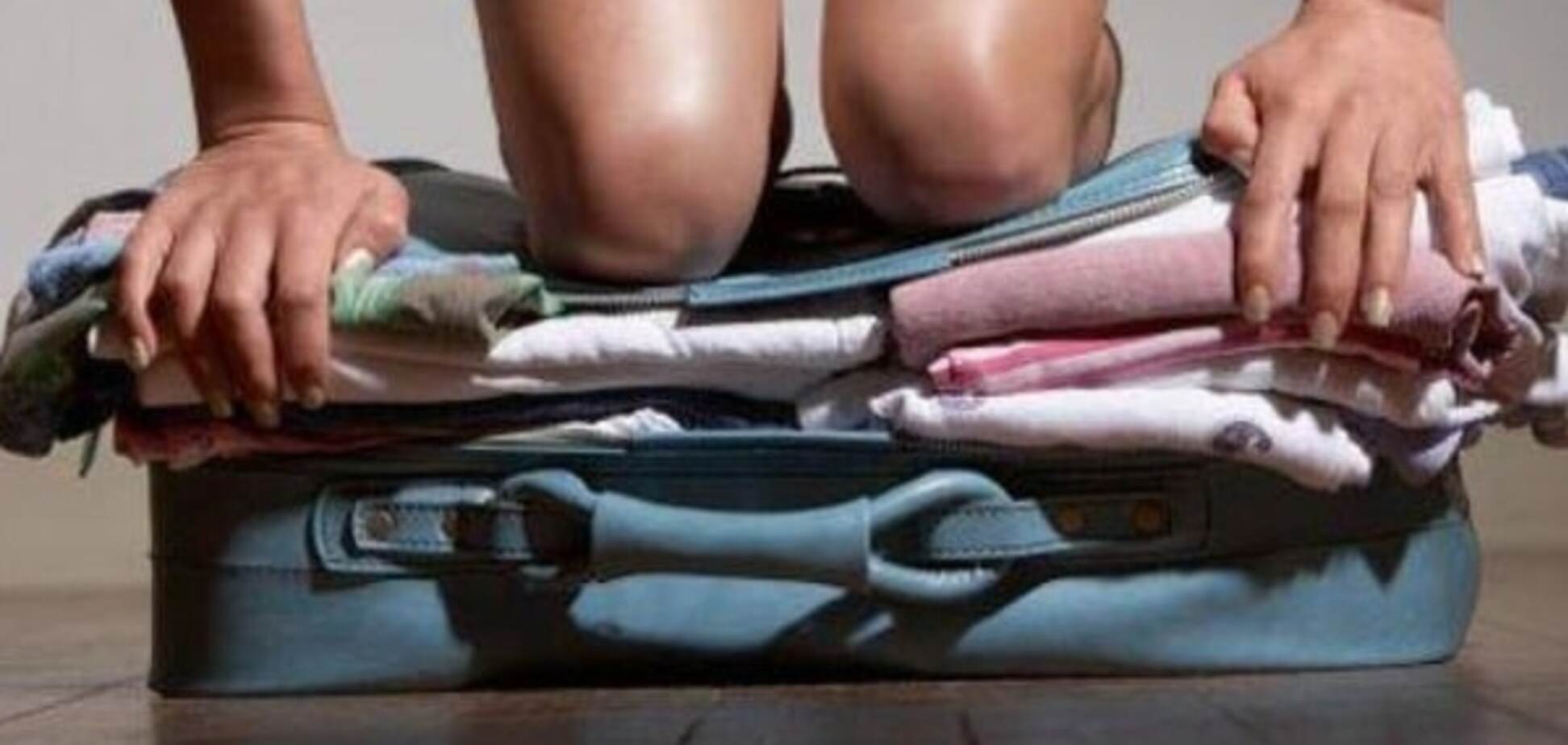 Массовая эмиграция: сколько украинцев начинают собирать чемоданы