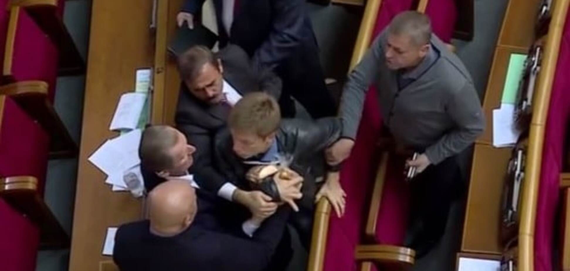 'Иди отсюда, говн*': появилось видео потасовки Гончаренко с 'оппоблоковцами'