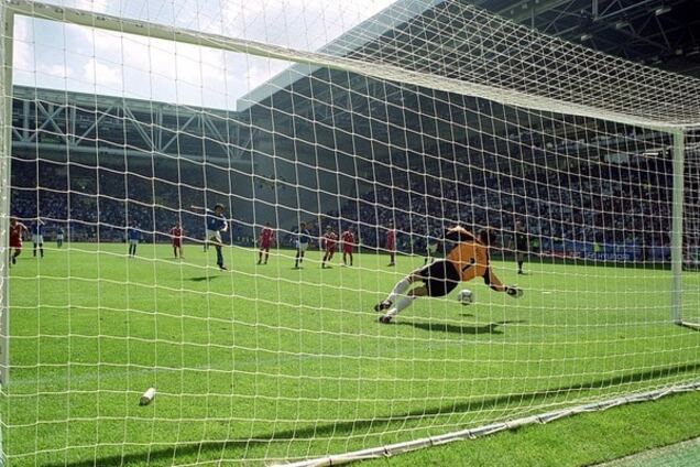 'Жесть' из Турции и трусы для фанатов: самые эпичные моменты в истории футбола