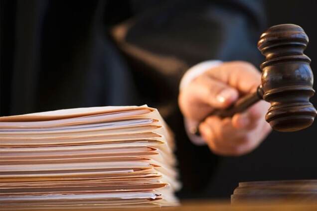 Заплатил 3,85 млн грн: суд отпустил подельника члена ВСЮ Гречковского