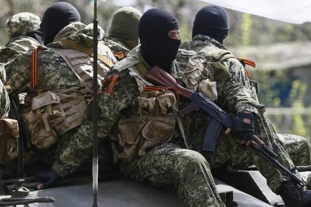 'Денег нет, но вы держитесь': Россия сократила расходы на 'Л/ДНР'