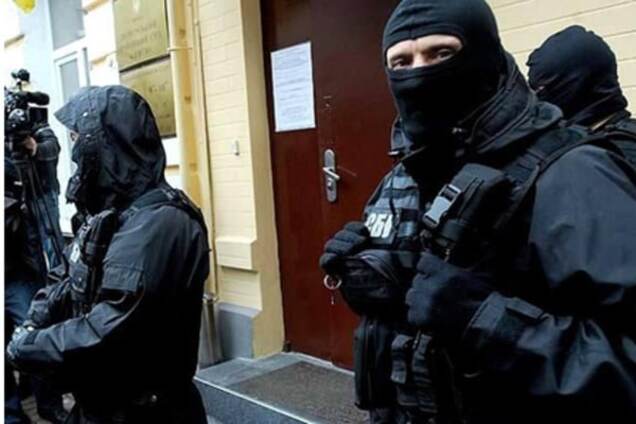 В Запорожье полиция задержала 42 человека при попытке рейдерского захвата предприятия