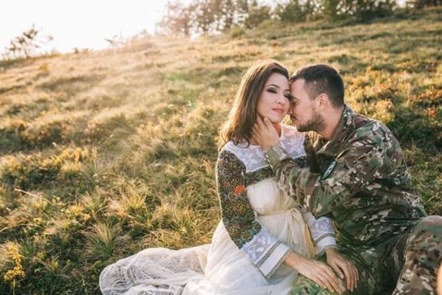 Наталка Карпа поделилась свадебными фото и видео с героем АТО
