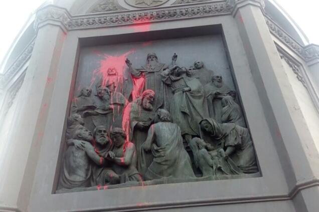 памятник Владимиру