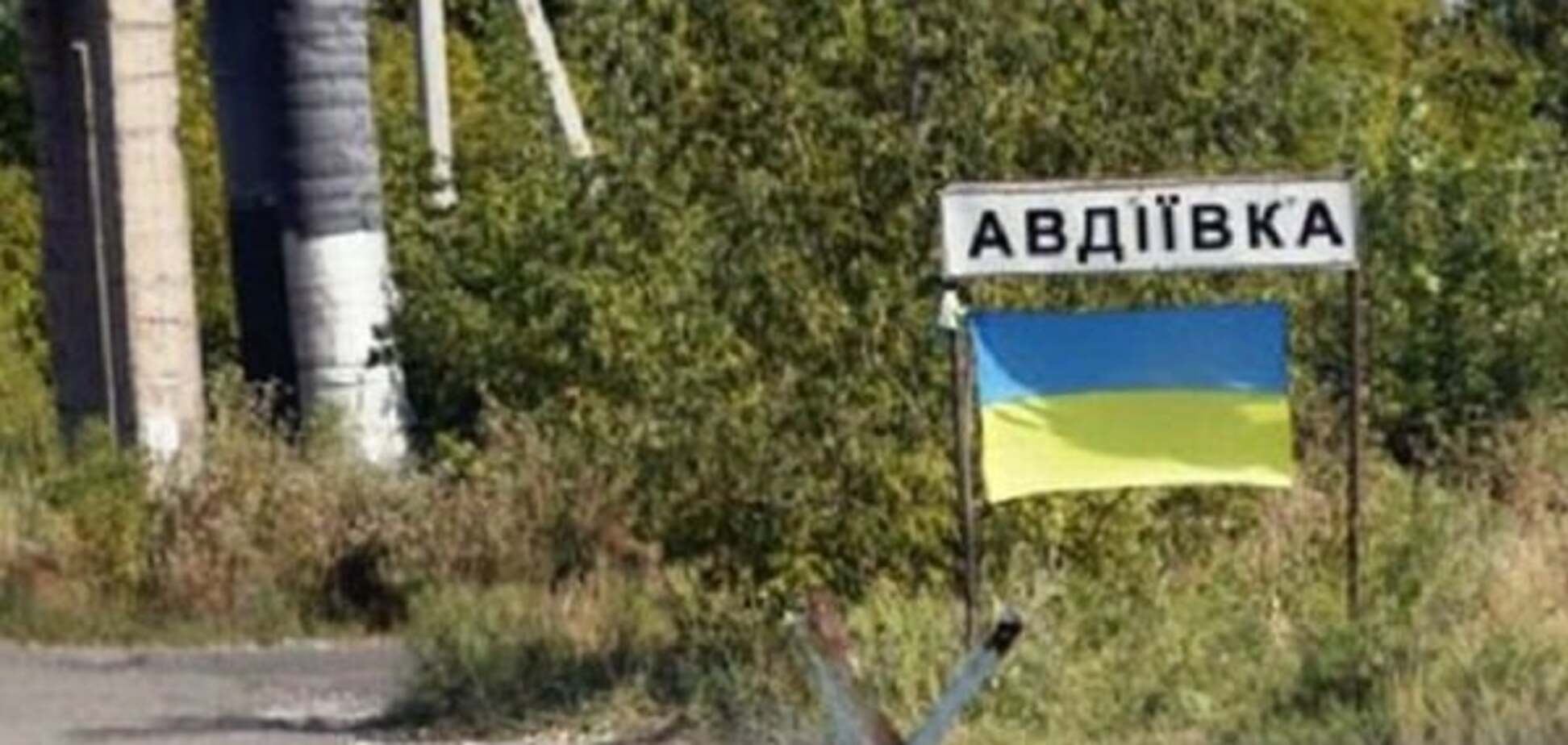 Військовополонені риють окопи під Авдіївкою