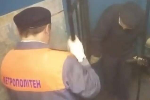 демонтаж клеток в метро