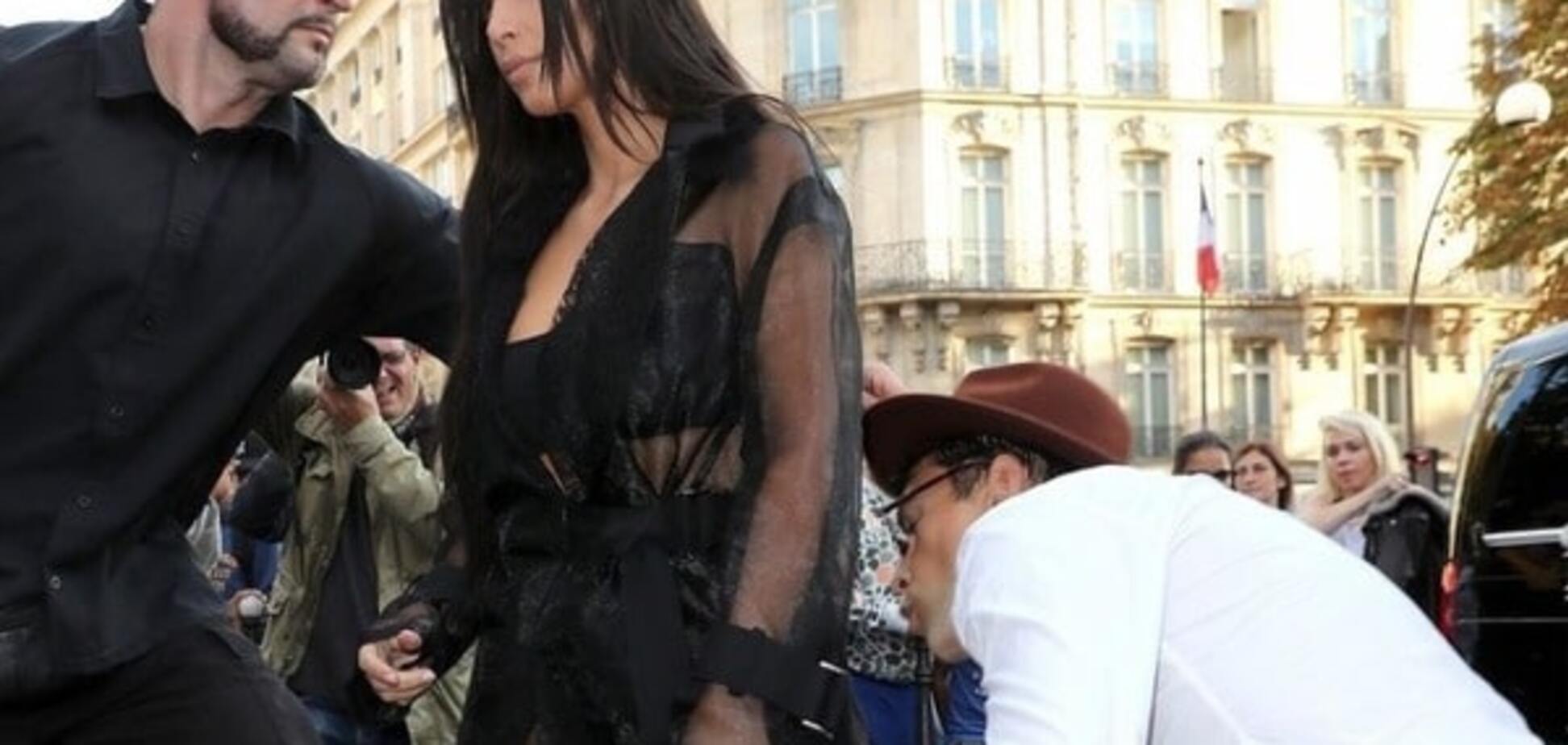 Седюк попытался поцеловать ягодицы Кардашьян