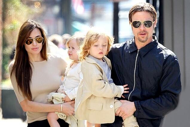 Анджелина Джоли и Брэд Питт с детьми