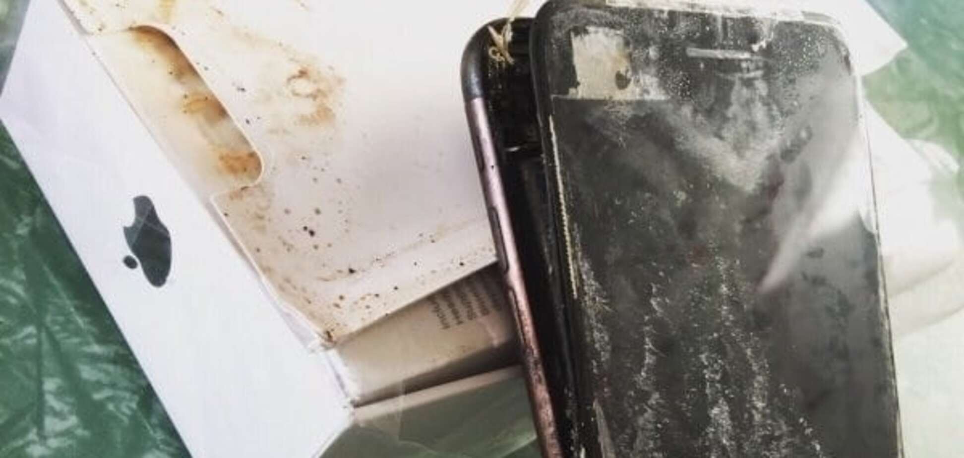 поврежденный iPhone