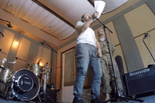 Певец Тарас Тополя и боец АТО записали песню