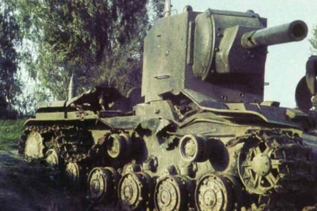 Путин ускоряет переход России на 'военные рельсы'