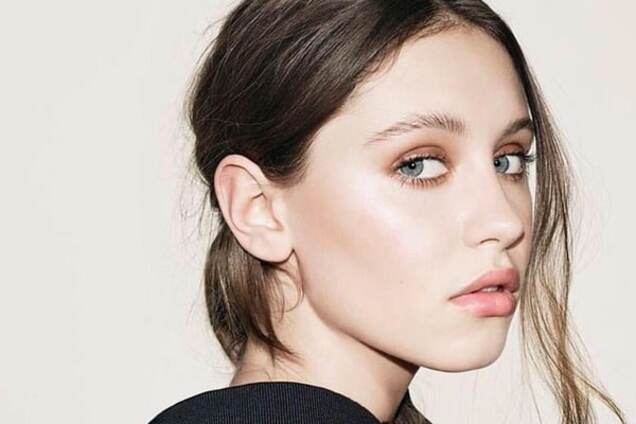 Удачный старт: 15-летняя дочь Джуда Лоу подписала контракт с Chanel