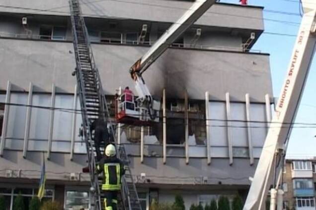 Тьма и паника: журналист 'Интера' рассказал, как он с коллегами спасался от пожара