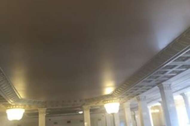 Декоммунизация: в Раде исчезло советское панно на потолке