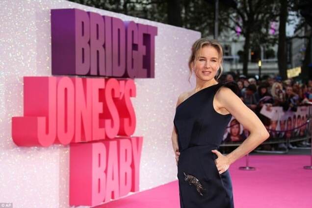 Похудевшая Рене Зеллвегер поразила стройной фигурой на премьере 'Бриджит Джонс 3'